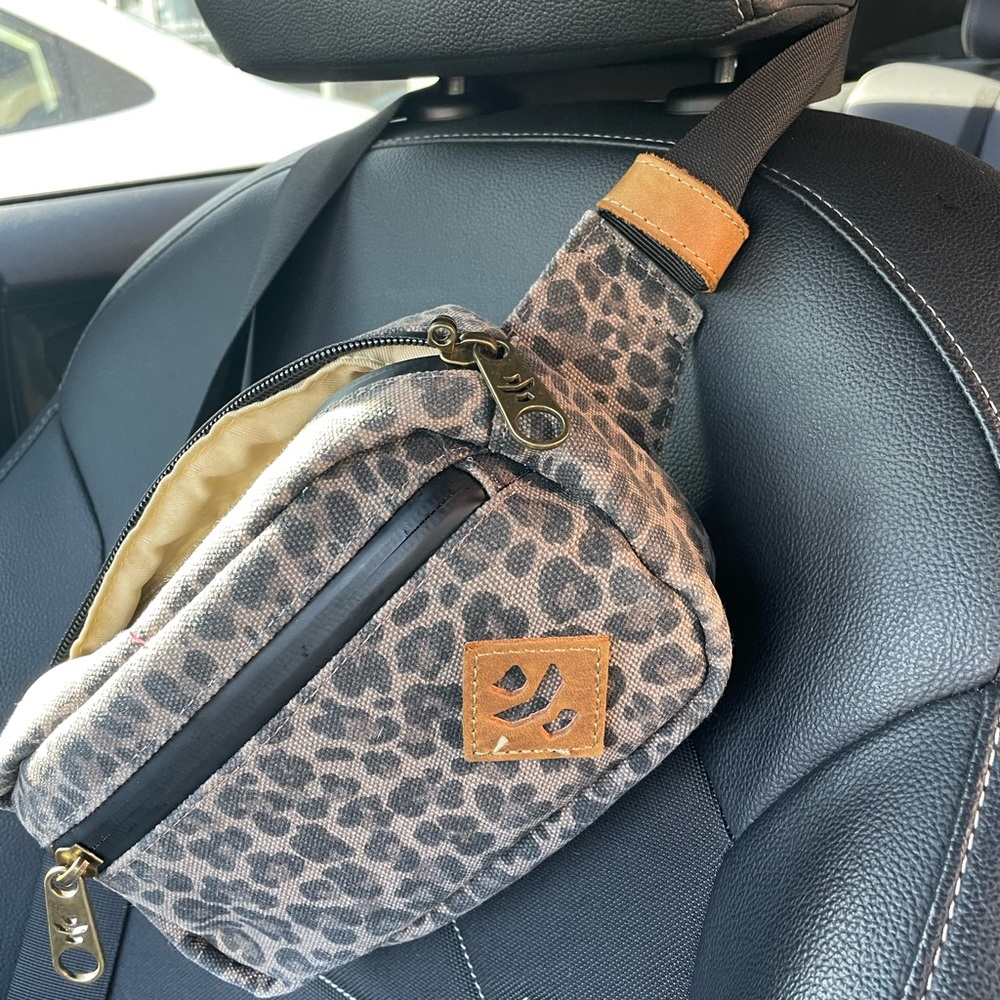Reverly pouch